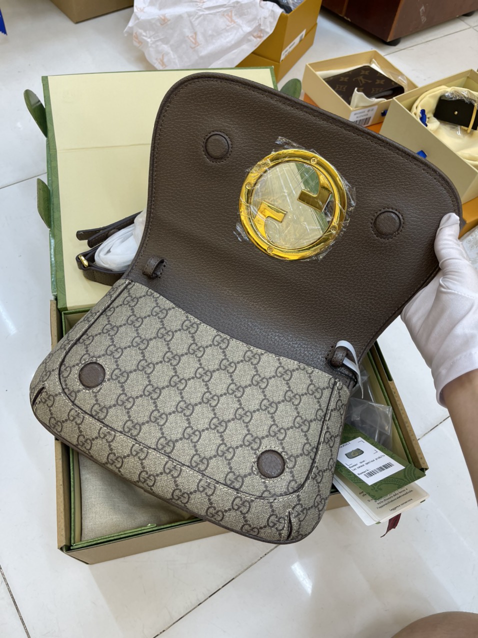 Túi Xách Đeo Chéo Gucci Blondie Shoulder Bag Màu Nâu Be
